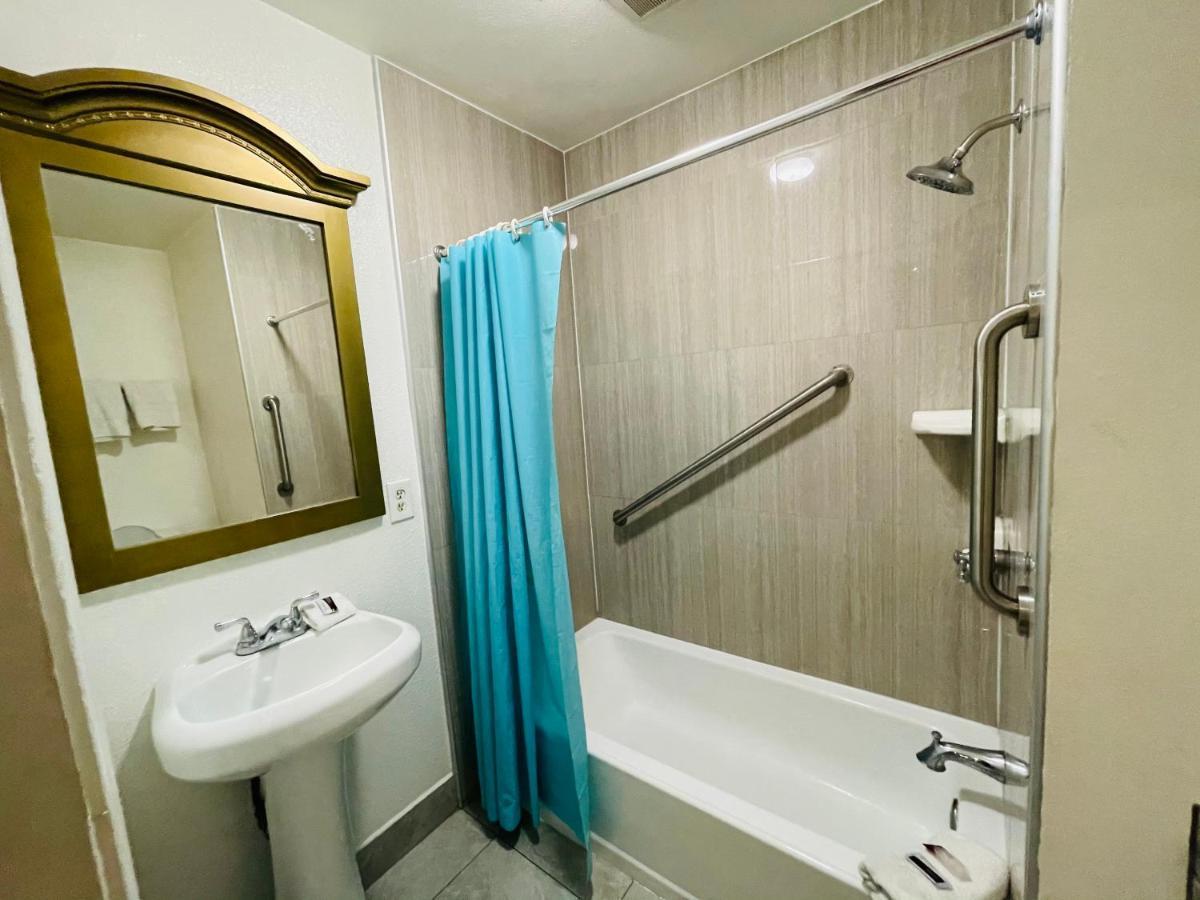Casa Blanca Inn&Suites Whittier Bagian luar foto