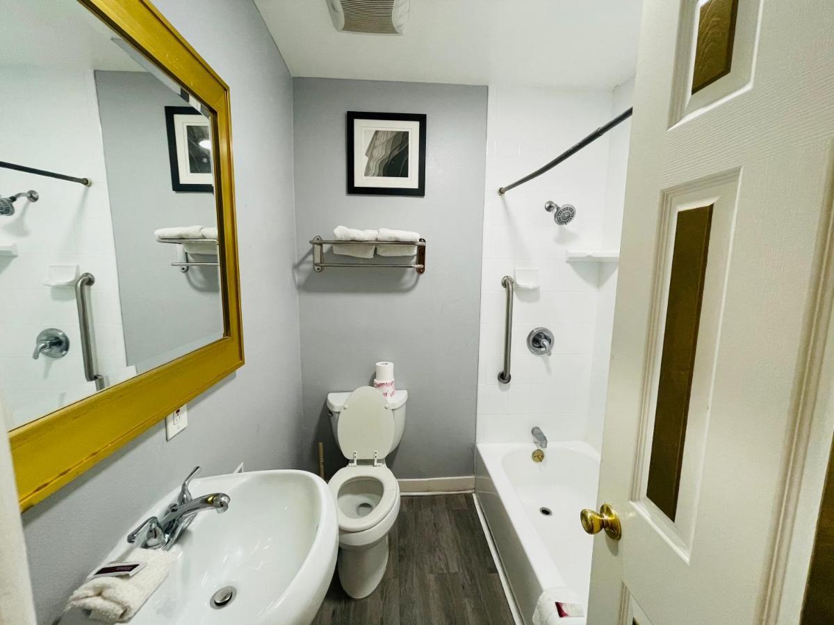Casa Blanca Inn&Suites Whittier Bagian luar foto